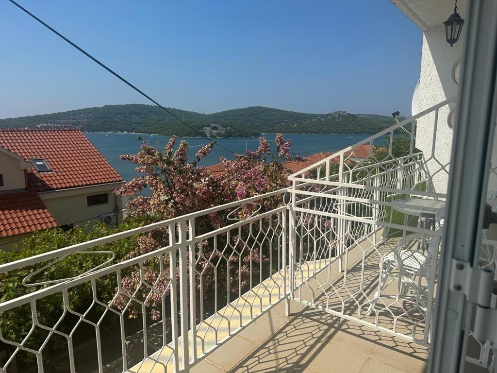 Marina Apartmani Tisno Murter Dış mekan fotoğraf